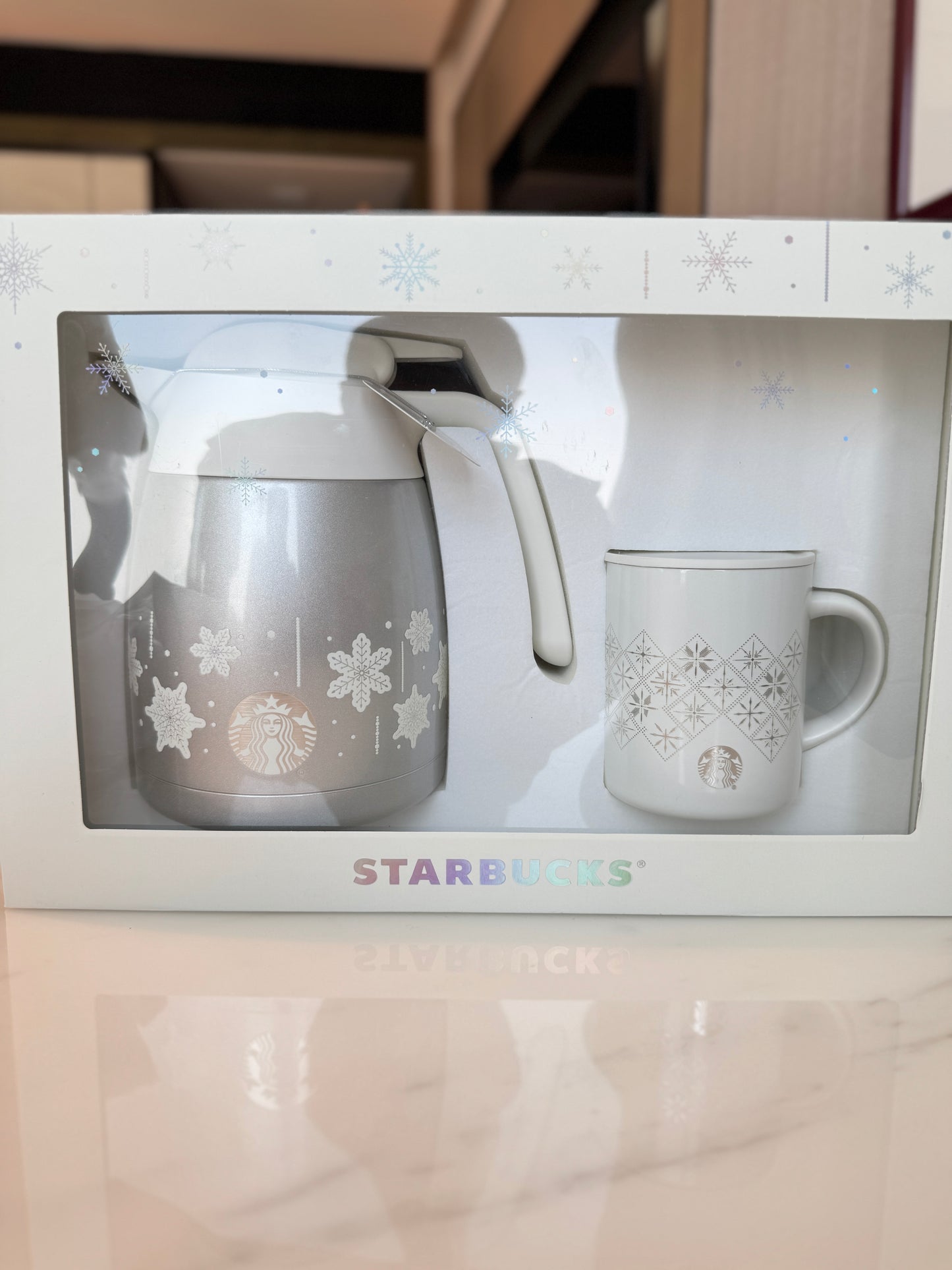 Snowy wonderland stainless steel pot with mug gift set